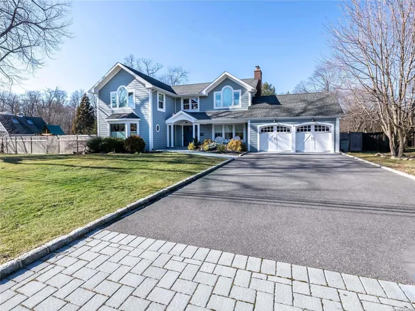 39 Wyckoff Street, Greenlawn, NY 11740