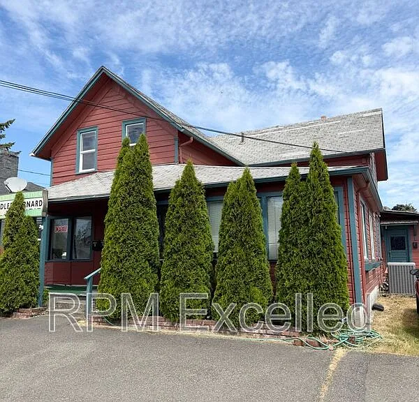 717 W Stewart #C — Photo 2