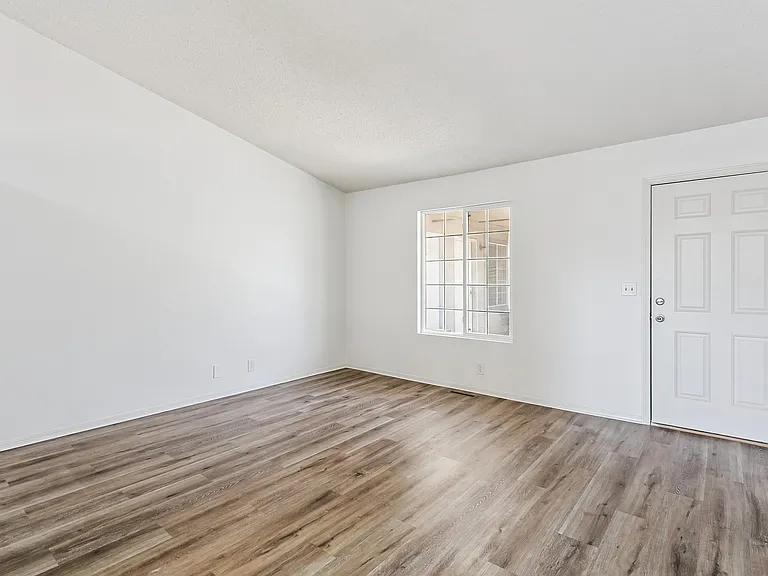 4319 S Elizabeth Ave #4 — Photo 4