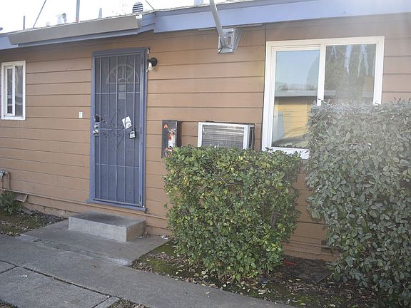 2nd image of 2011 Bell Ave APT C