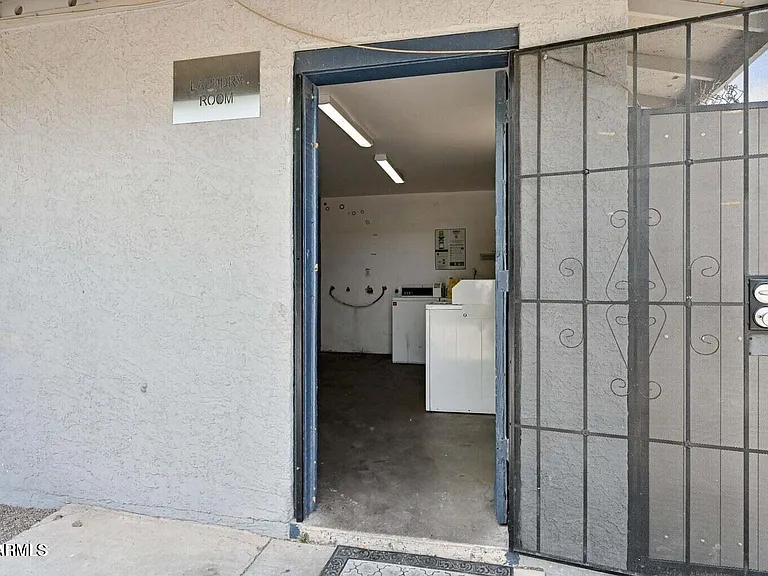 717 E Roeser Rd #101 — Photo 13
