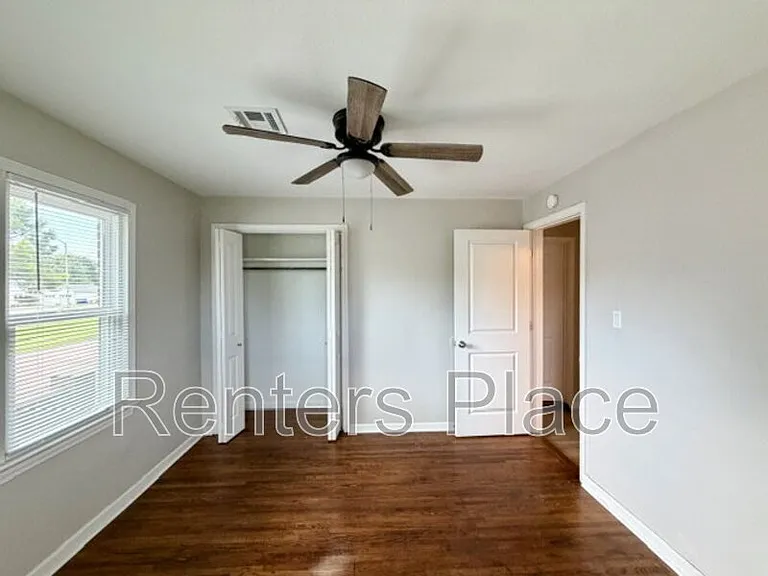 711 N Main St — Photo 13