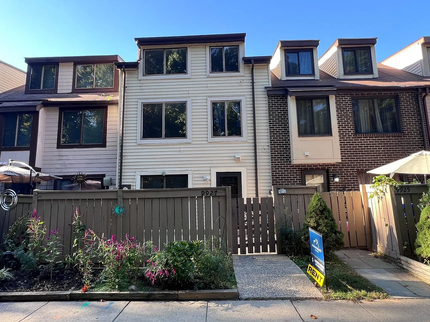 4 bedroom, 2.5 bath Townhome in Montgomery Village — Photo 1