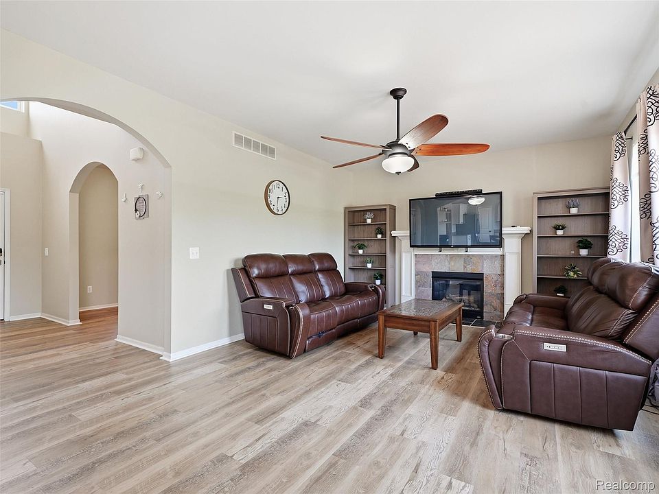 94 Blackberry Dr, photo 12