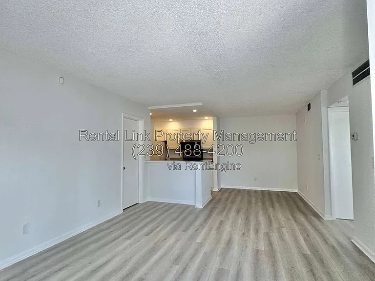 150 Santa Clara Dr #5 — Photo 9