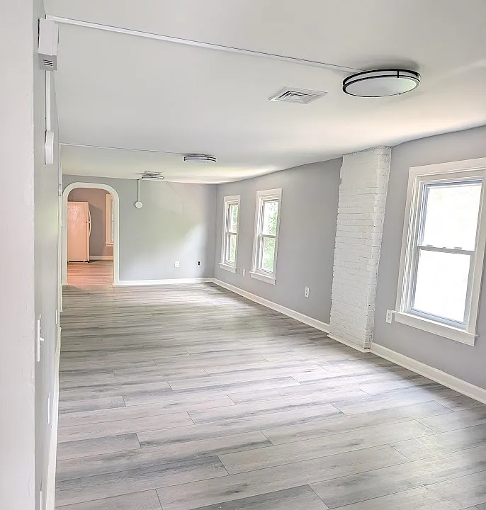 100 Central St #3