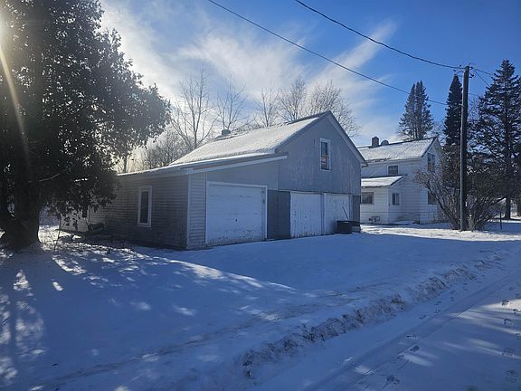 3rd image of 21415 Flaten Ave
