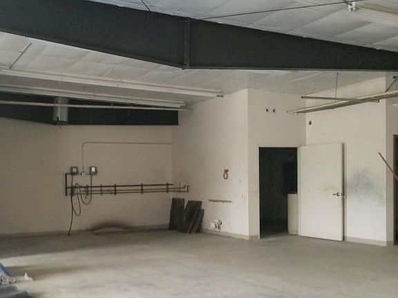 5th image of 809 Central Ave