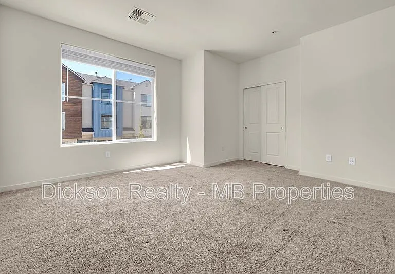 520 Logan Jacob Ln — Photo 10