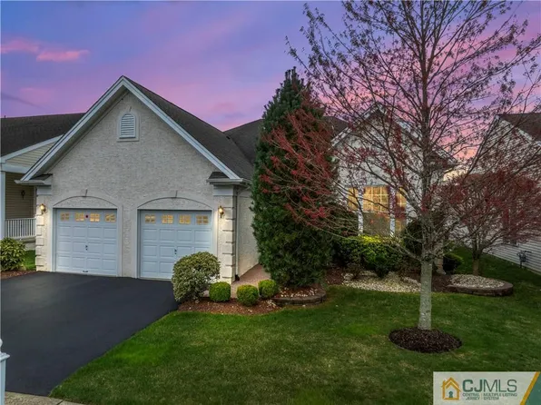 57 Turnberry Dr, Monroe Township, NJ 08831