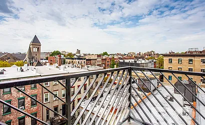 Rented by Loom Capital Group Inc.