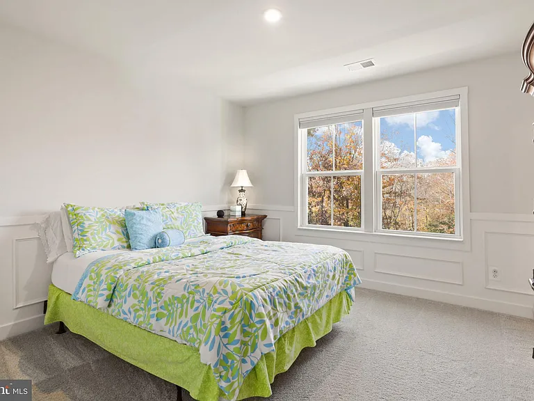 212 Southern View Dr — Photo 36