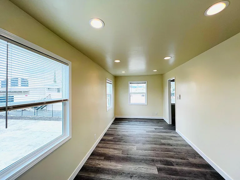 176 S 3rd Ave #B — Photo 13