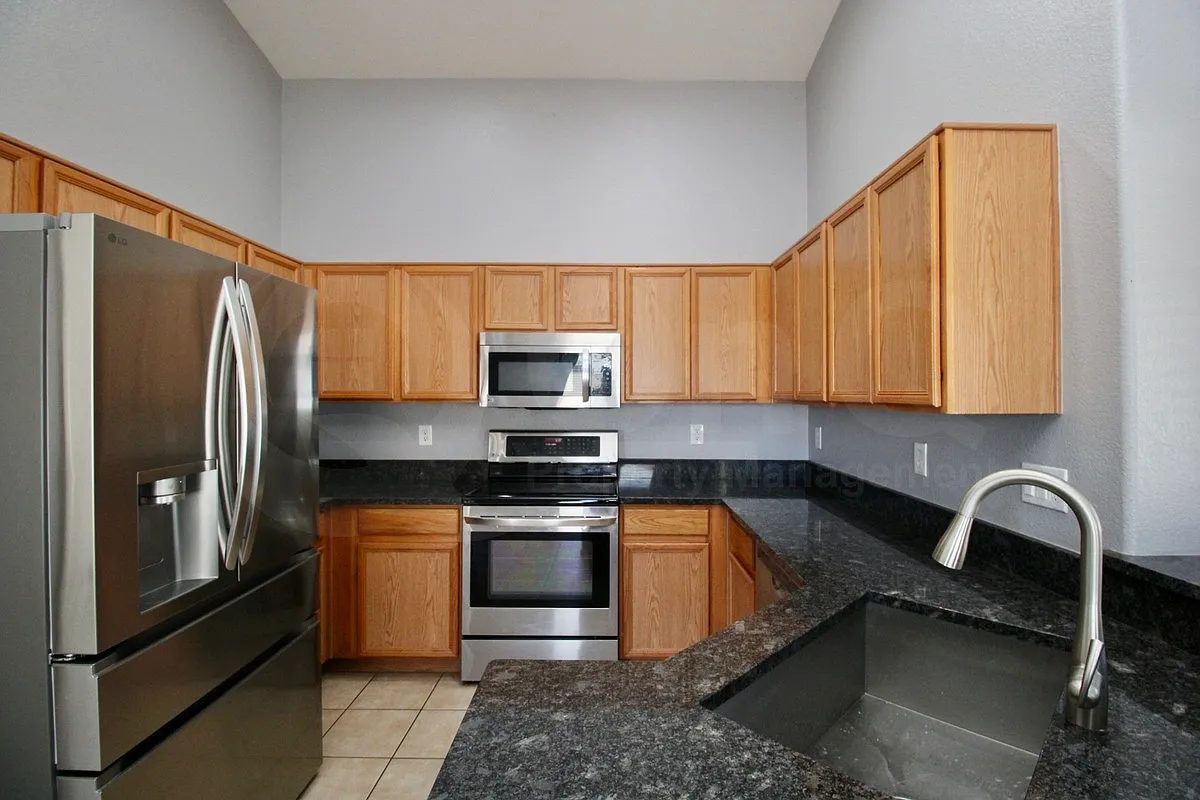 4 bed, 2.0 bath, 1536 sqft, $2,295 — Photo 2
