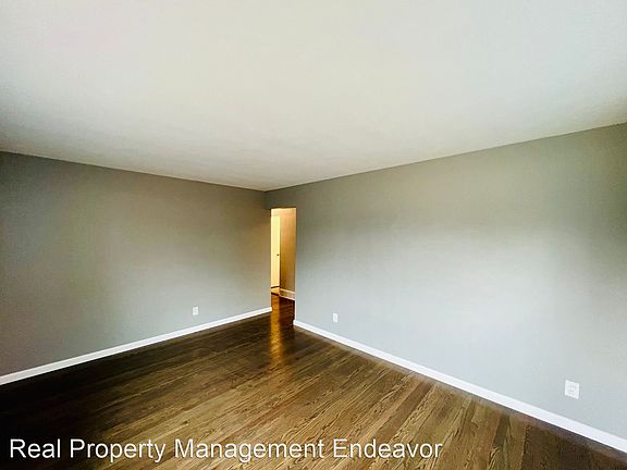 3rd image of 103 Stcharles St