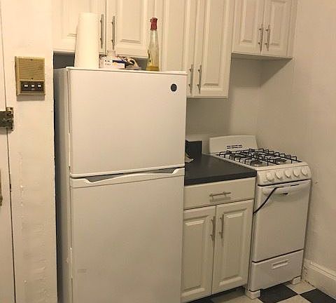 4th image of 336 W 11th St APT 2C