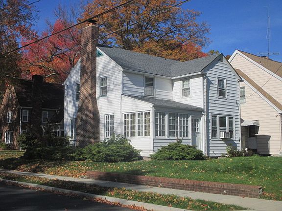 5th image of 756 Stirling Dr