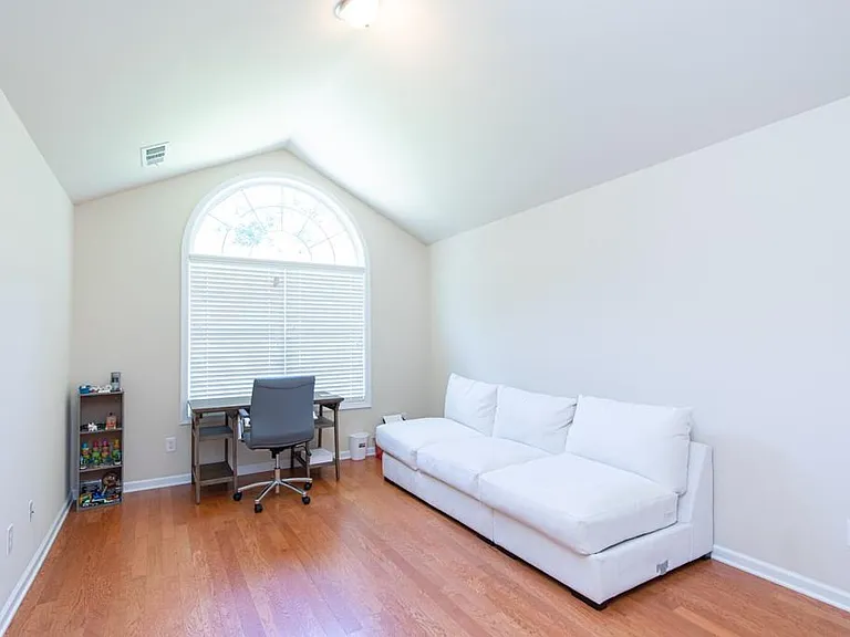 4556 White Horse Dr — Photo 8
