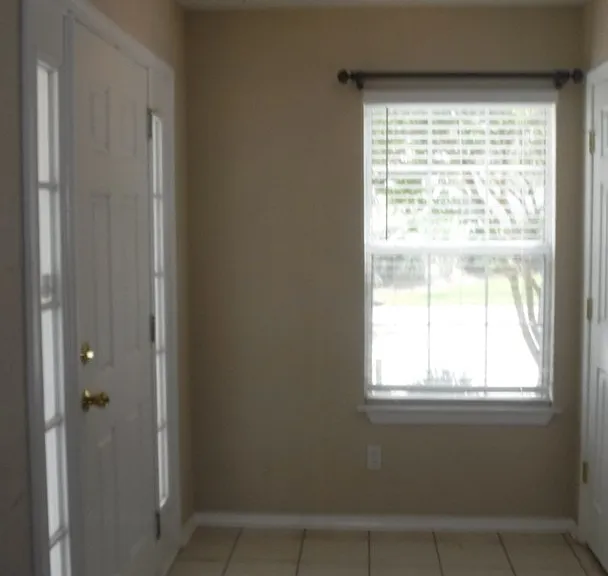 110 University Pkwy — Photo 5