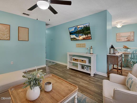 3rd image of 1601 Big Tree Rd APT 307