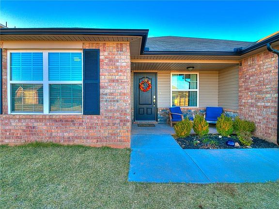 4th image of 2705 Demotte Dr