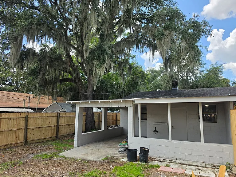 2205 S Park Ave — Photo 37