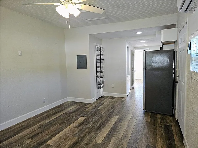 1507 Charm Ln #2 — Photo 3