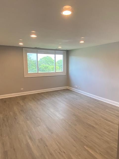 Living Room with recess lighting