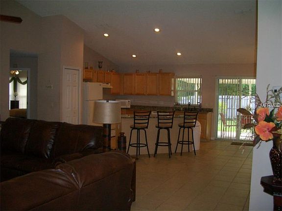 5th image of 3211 Sawyer Cir