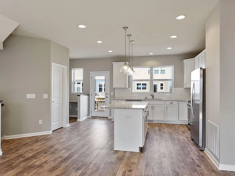 5182 Hampton St NE — Photo 13
