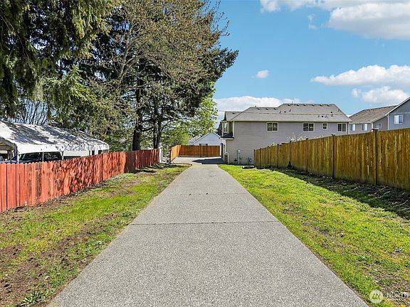 5th image of 4051 E J St