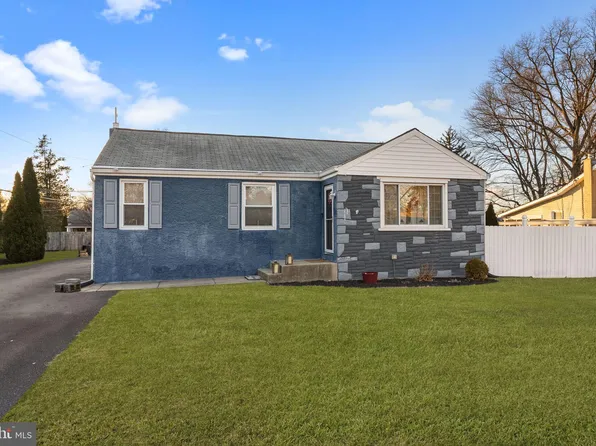 228 W Virginia Ave, Langhorne, PA 19047