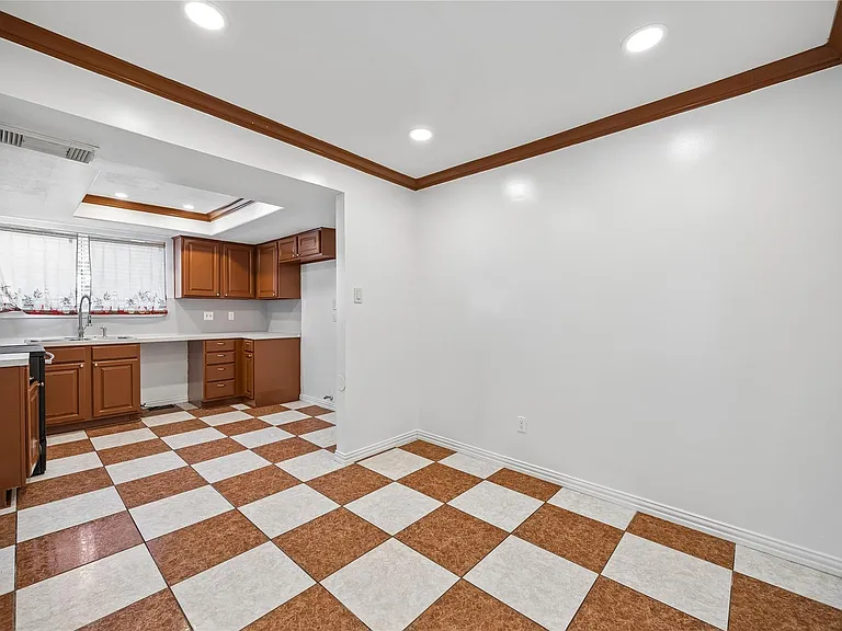 7503 Winkle Wood Ln — Photo 3