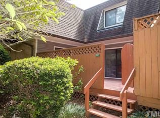 209 Summerwalk Cir, Chapel Hill, NC 27517