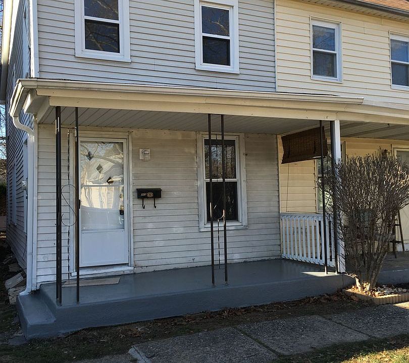 2nd image of 443 Magnolia St
