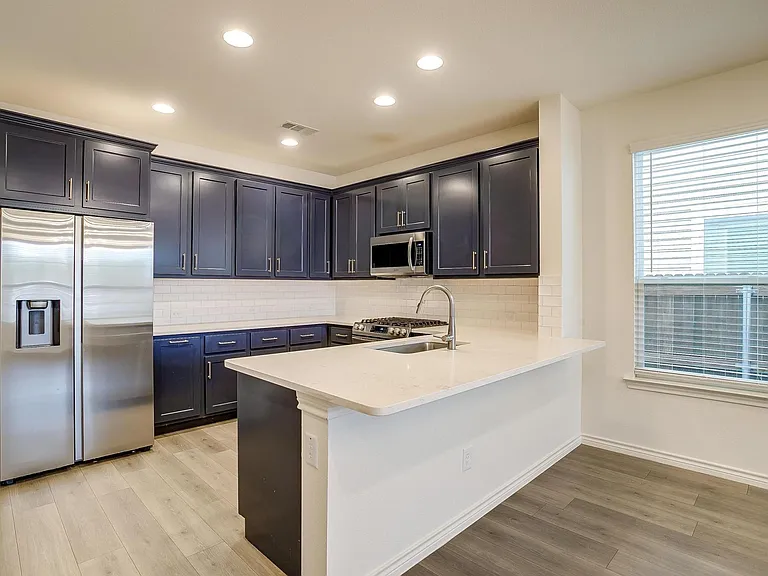 211 Athenia Dr — Photo 6