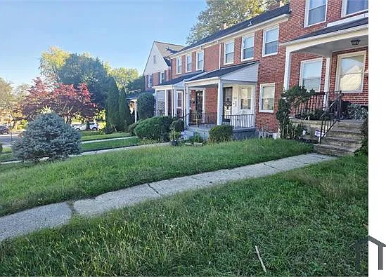 4 bed, $2,460 — Photo 2