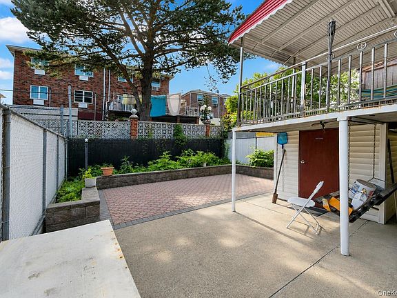 3rd image of 419 Turneur Avenue