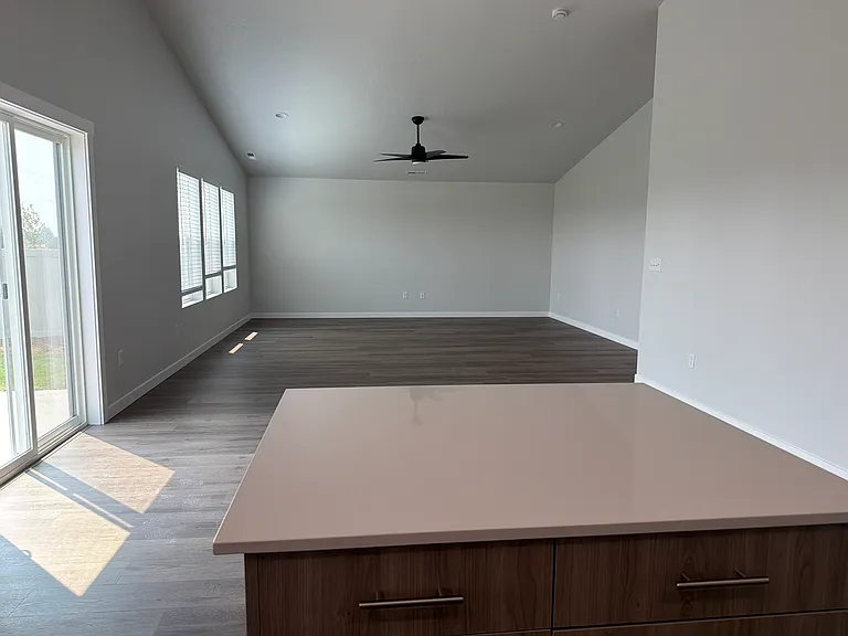 1125 W Jasper St — Photo 18