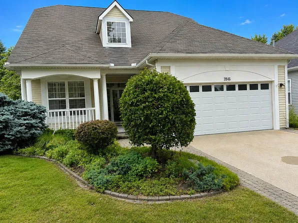 3946 Hillsdale Dr, Auburn Hills, MI 48326