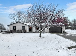1116 Lark St, Freeport, IL 61032