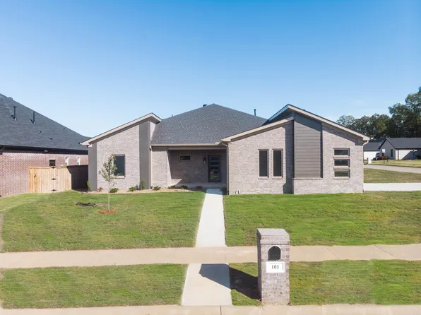 101 Corniche Ln, Maumelle, AR 72113