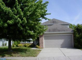 909 Larkspur Pl S, Mount Laurel, NJ 08054