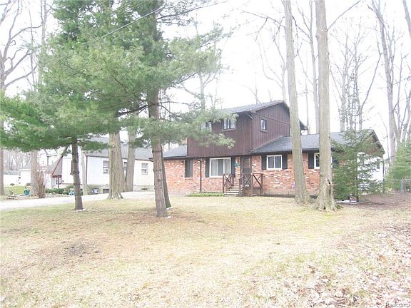 3rd image of 21295 Whitlock St
