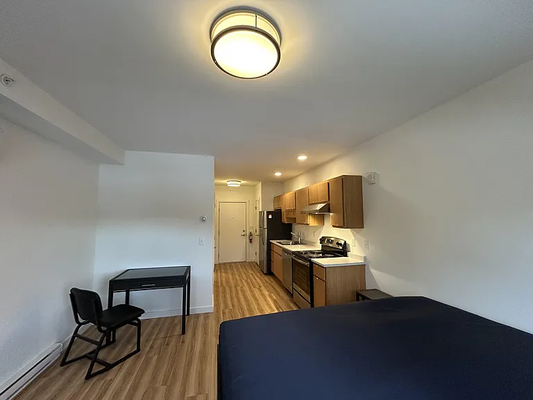South End Apartments — Photo 23
