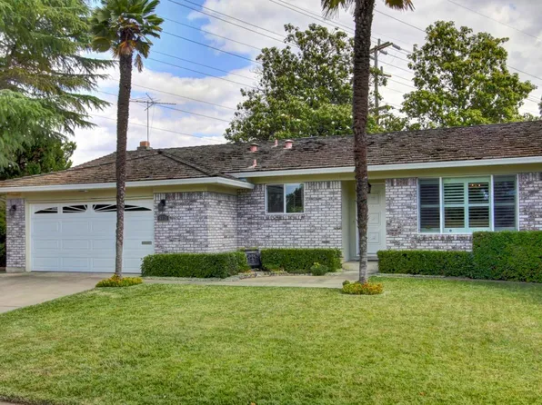 8478 Lake Forest Dr, Sacramento, CA 95826