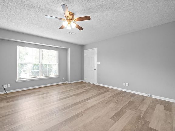 5th image of 114 Cunningham Pl