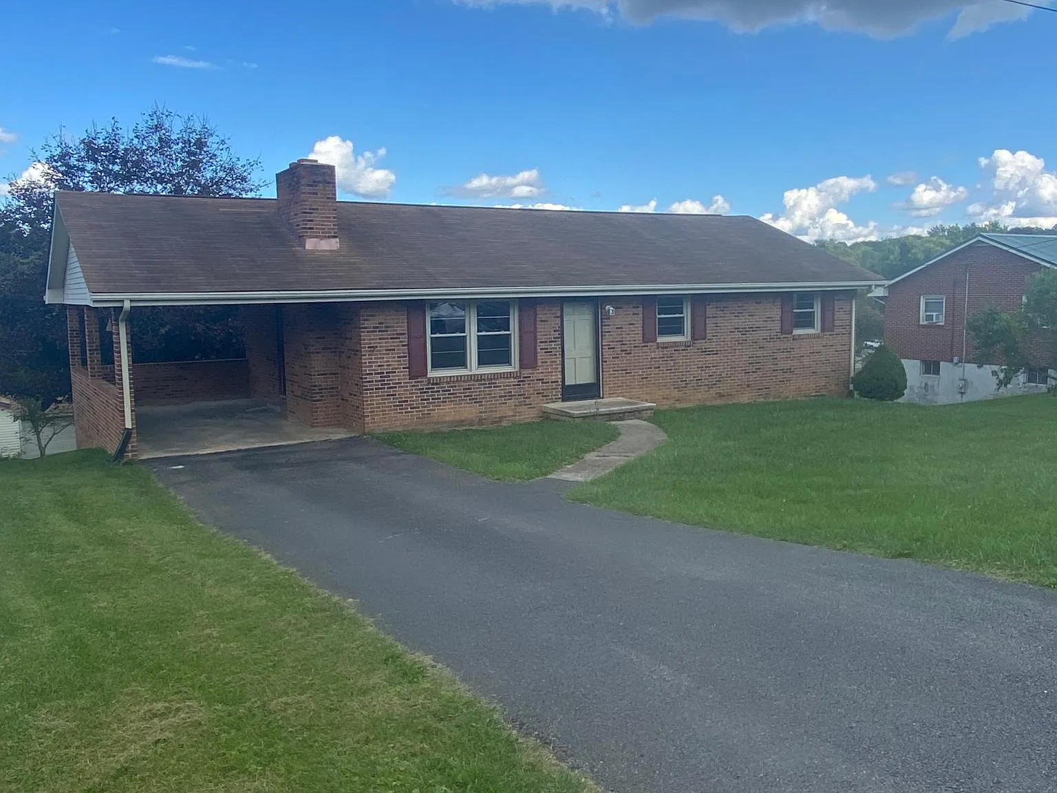 4 bed, 2092 sqft, $1,500 — Photo 1