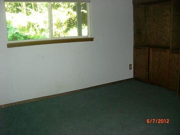 5th image of 9624 59th Dr NE
