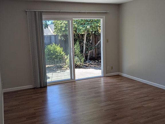 2nd image of 1319 Kingfisher Way APT 4